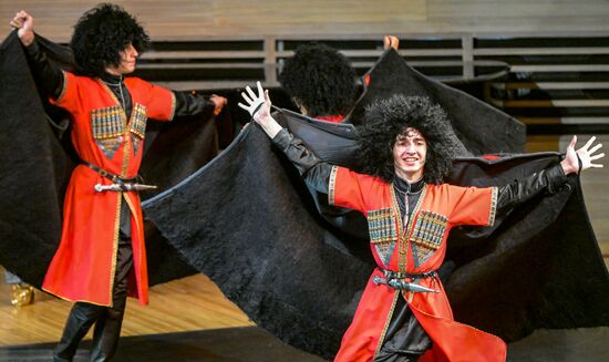 Международный фестиваль "Москва встречает друзей"