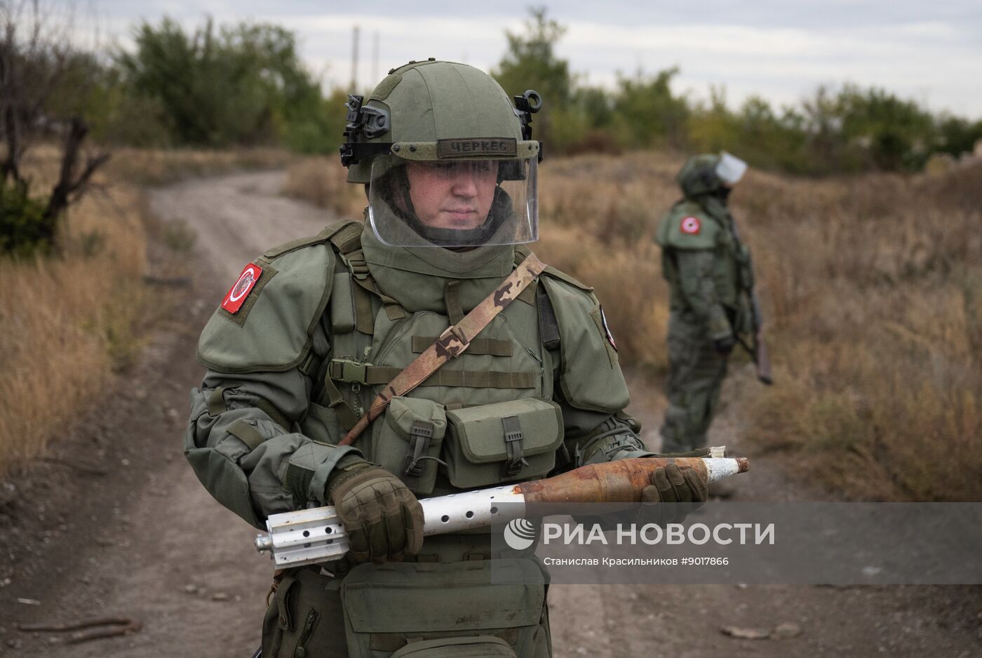Разминирование освобожденных территорий ДНР саперами группировки войск "Центр"