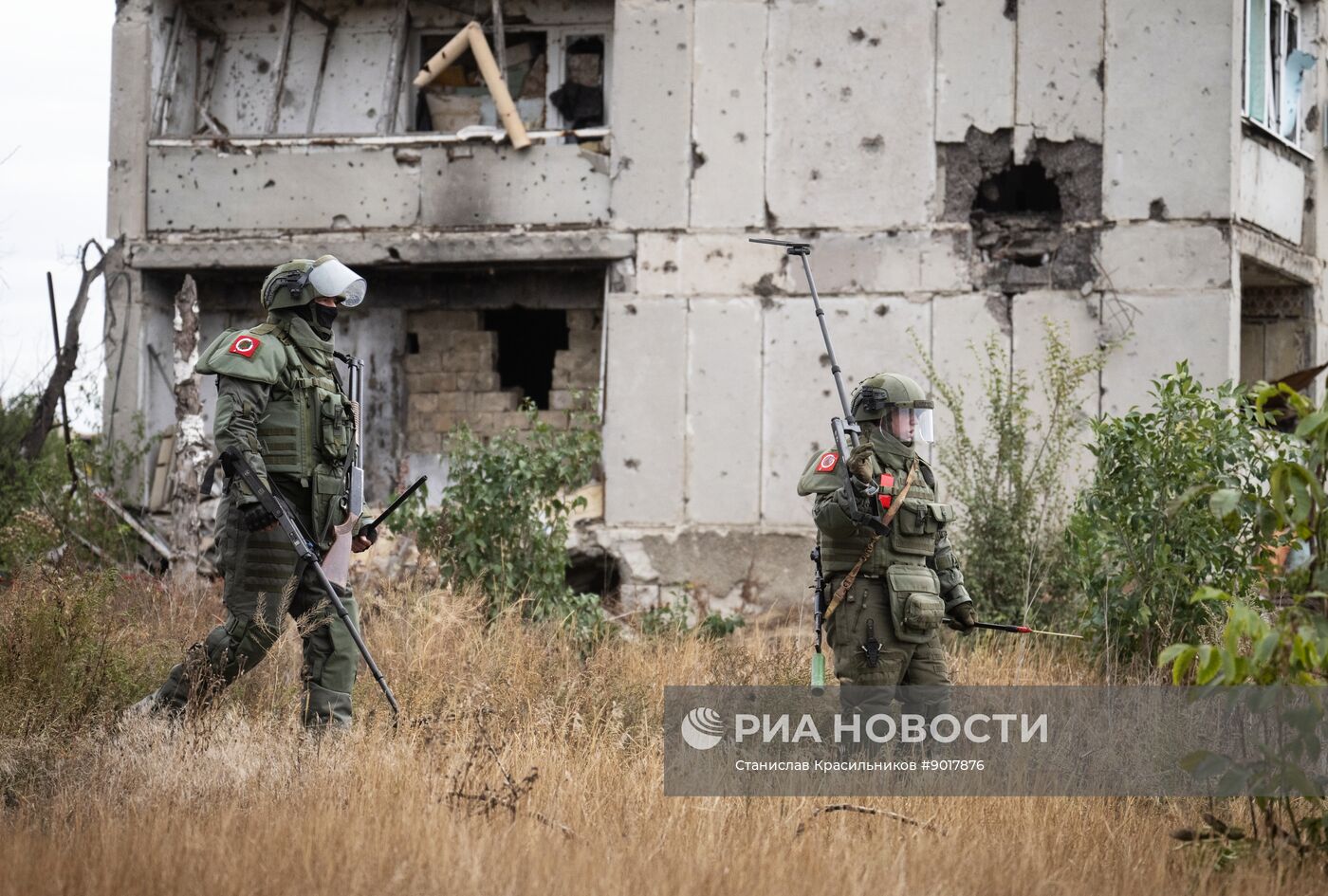 Разминирование освобожденных территорий ДНР саперами группировки войск "Центр"