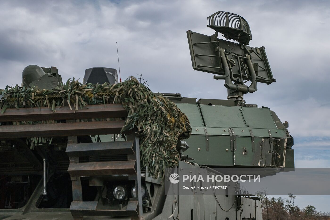 Боевое дежурство экипажа ЗРК "Тор-М2" в зоне СВО