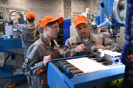 Открытие центра обучения "Профессии будущего"