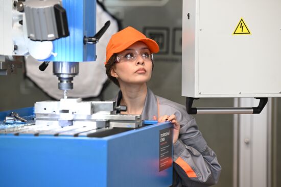 Открытие центра обучения "Профессии будущего"