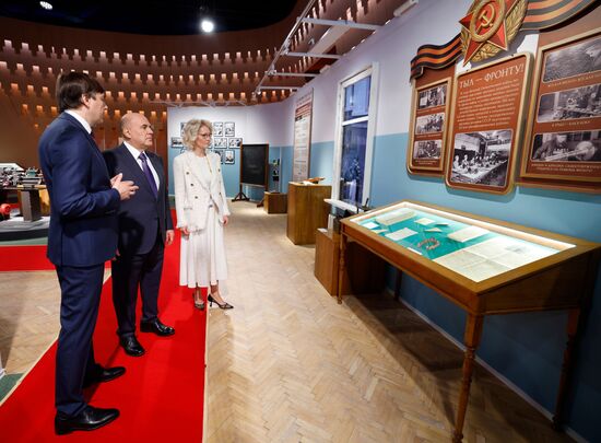 Премьер-министр РФ М. Мишустин посетил выставку "85 лет системе СПО: сила в мастерстве!"