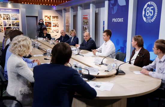 Премьер-министр РФ М. Мишустин посетил выставку "85 лет системе СПО: сила в мастерстве!"