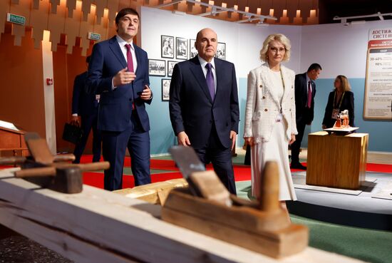 Премьер-министр РФ М. Мишустин посетил выставку "85 лет системе СПО: сила в мастерстве!"