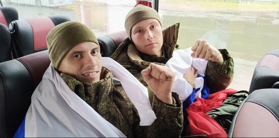 Возвращение из плена российских военных