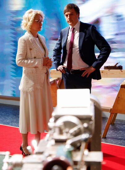 Премьер-министр РФ М. Мишустин посетил выставку "85 лет системе СПО: сила в мастерстве!"