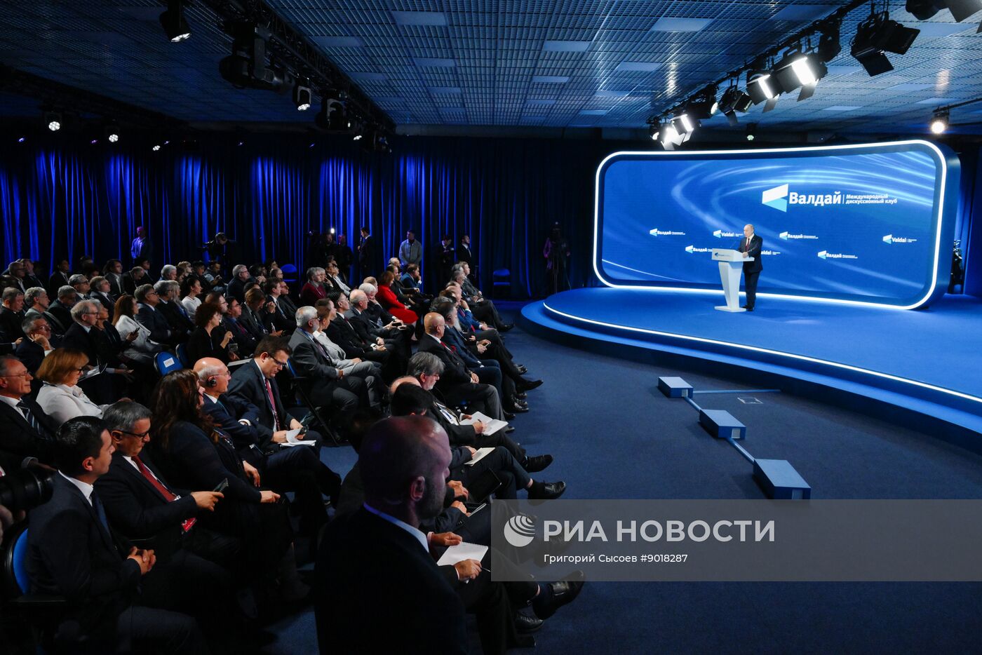 Президент Владимир Путин принял участие в работе дискуссионного клуба "Валдай"