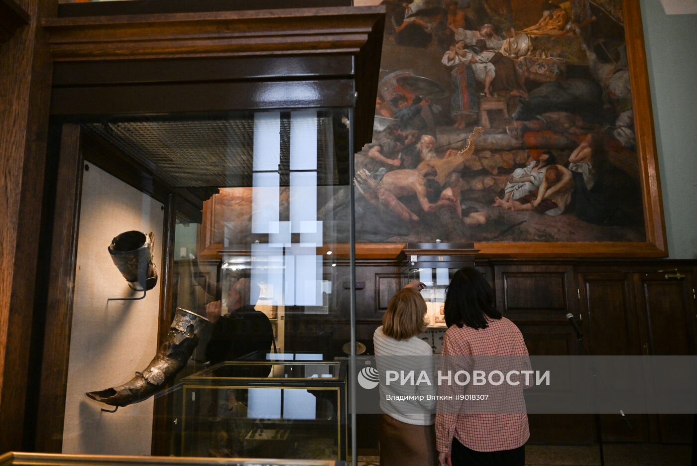 Начало реставрации двух полотен Генриха Семирадского в залах Исторического музея в Москве