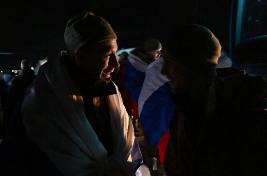 Возвращение из плена российских военных