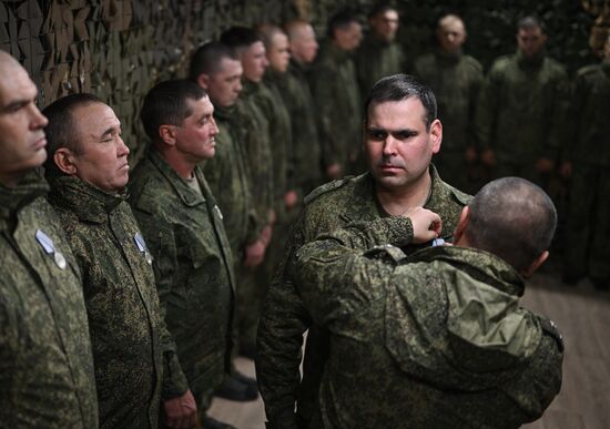 Награждение штурмовиков группировки войск "Центр"