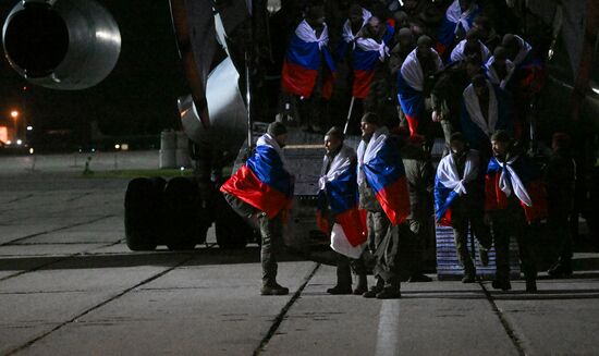 Возвращение из плена российских военных
