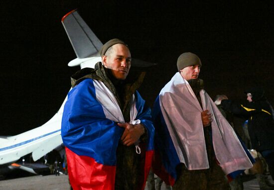 Возвращение из плена российских военных
