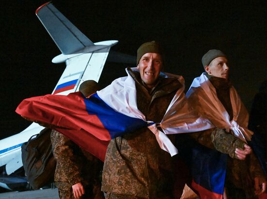 Возвращение из плена российских военных