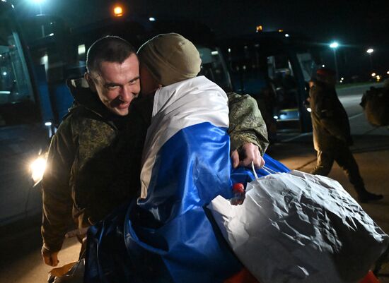 Возвращение из плена российских военных