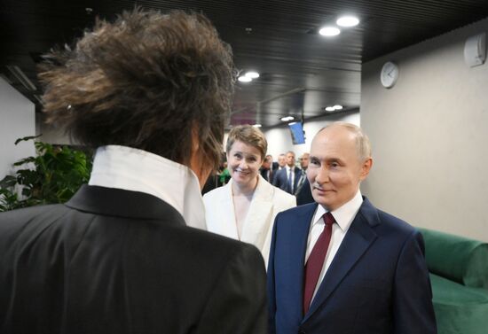 Открытие нового концертного центра в Сириусе