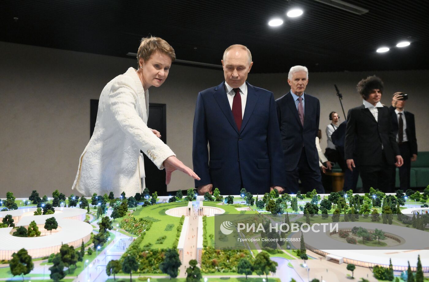 Открытие нового концертного центра в Сириусе