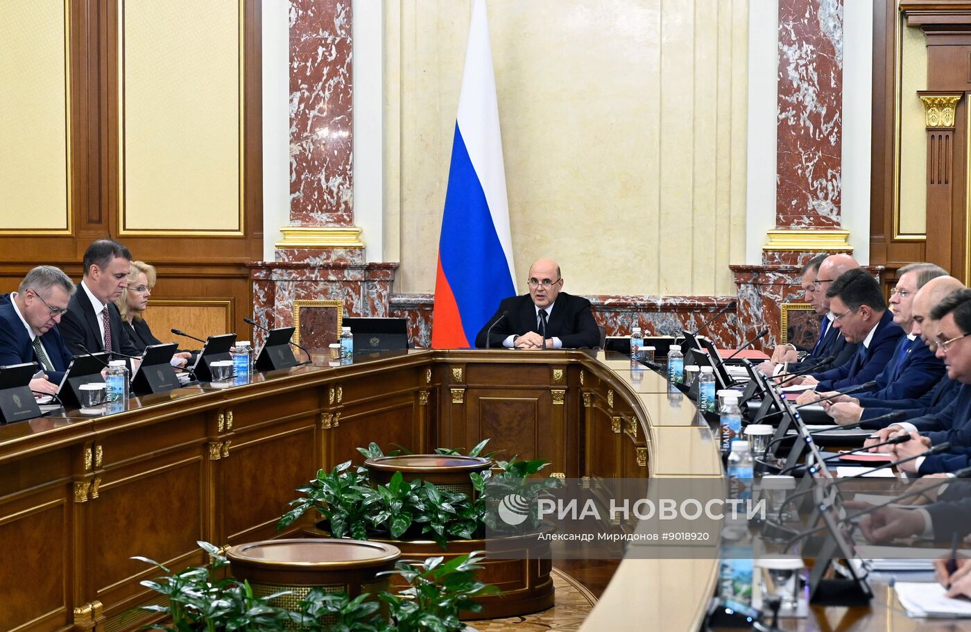 Премьер-министр Михаил Мишустин провел заседание правительства РФ