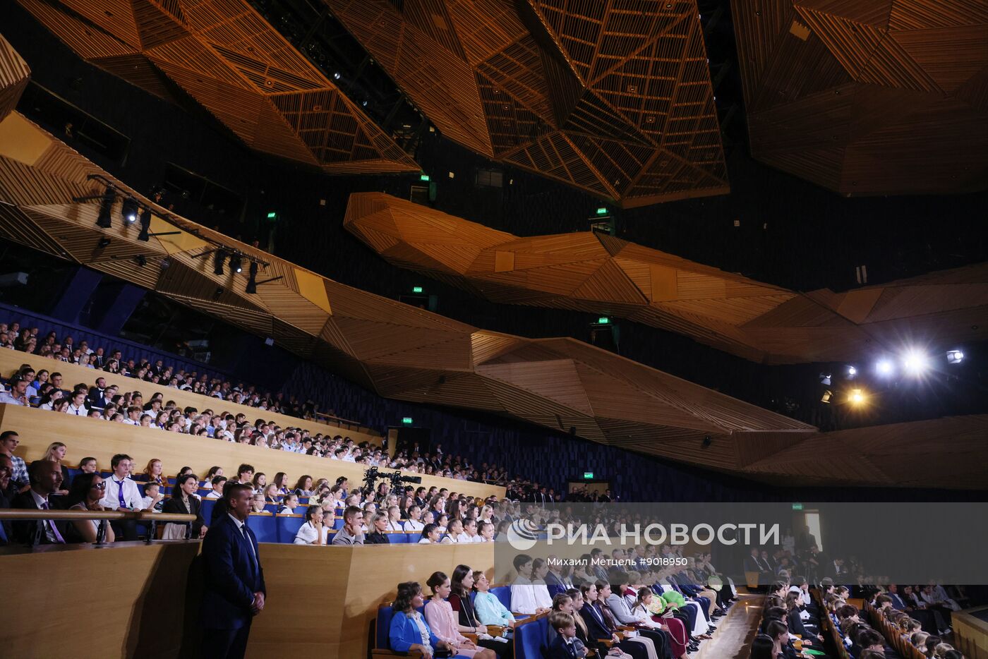 Открытие нового концертного центра в Сириусе