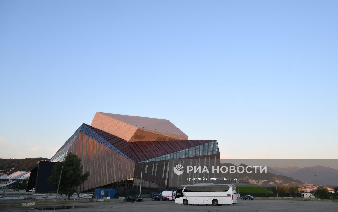 Открытие нового концертного центра в Сириусе