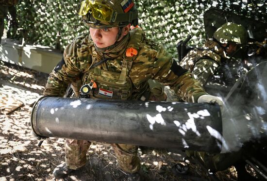 Боевая работа расчета пушки "Гиацинт-Б" группировки войск "Центр" 