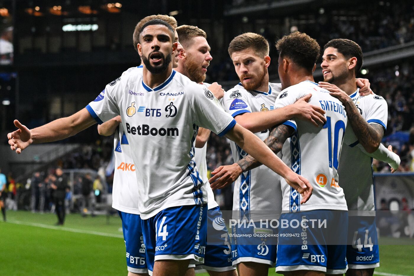 Футбол. РПЛ. "Динамо" (Москва) - "Локомотив" (Москва)