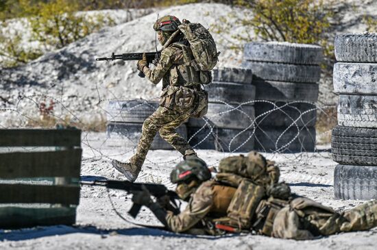 Боевое слаживание штурмовых подразделений группировки войск "Центр" в зоне СВО