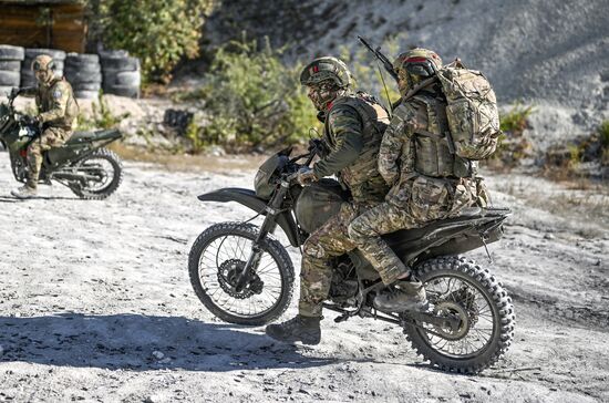 Боевое слаживание штурмовых подразделений группировки войск "Центр" в зоне СВО