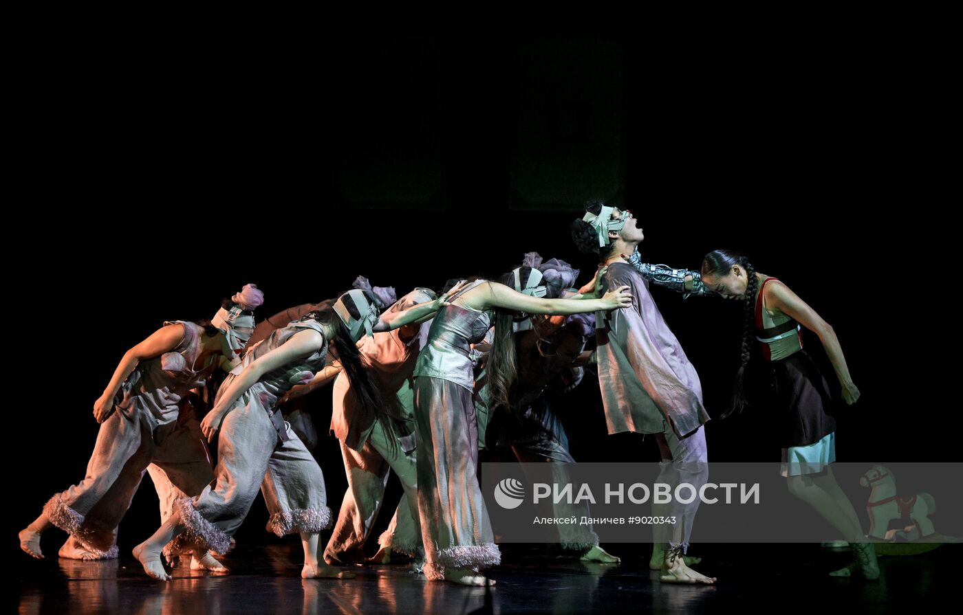 Открытие международного театрального фестиваля "Балтийский дом" в Санкт-Петербурге