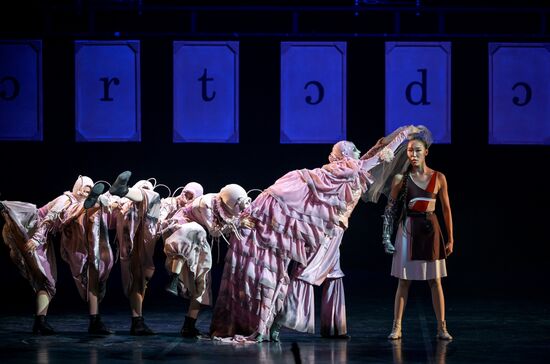 Открытие международного театрального фестиваля "Балтийский дом" в Санкт-Петербурге