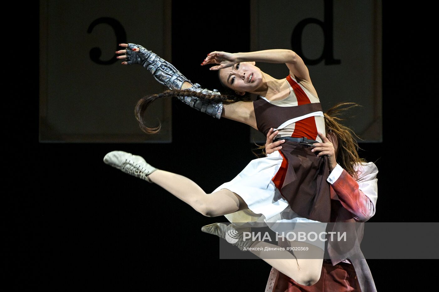 Открытие международного театрального фестиваля "Балтийский дом" в Санкт-Петербурге