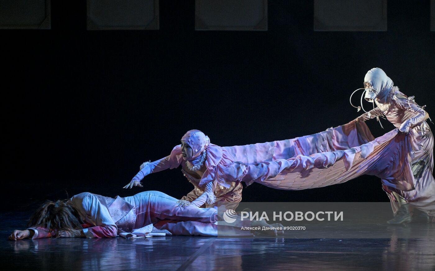 Открытие международного театрального фестиваля "Балтийский дом" в Санкт-Петербурге