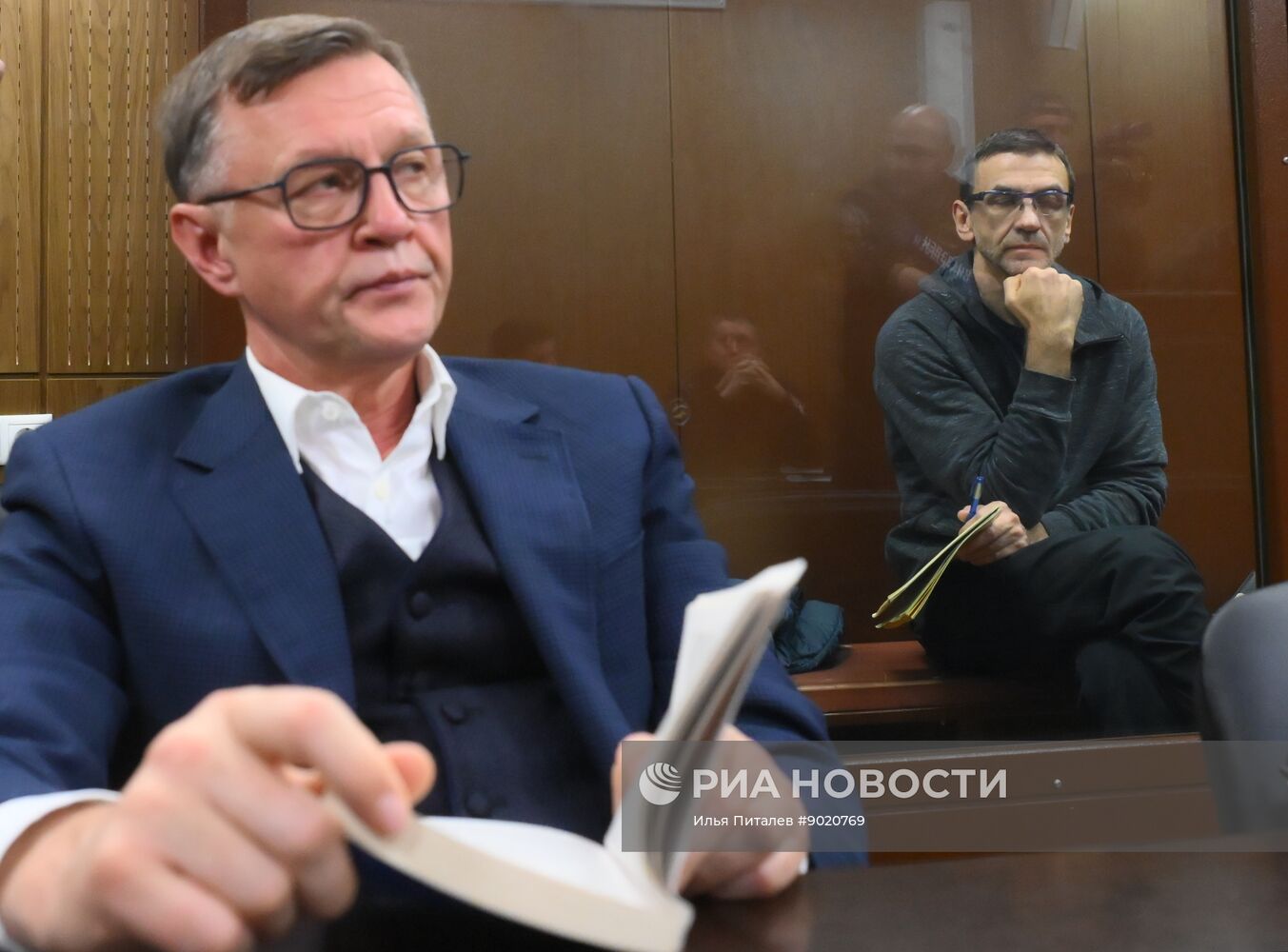 Рассмотрение ходатайства следствия об аресте бывшего министра РФ по вопросам Открытого правительства М. Абызова