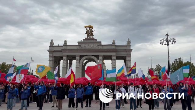 Флешмоб ко дню рождения Путина в Москве