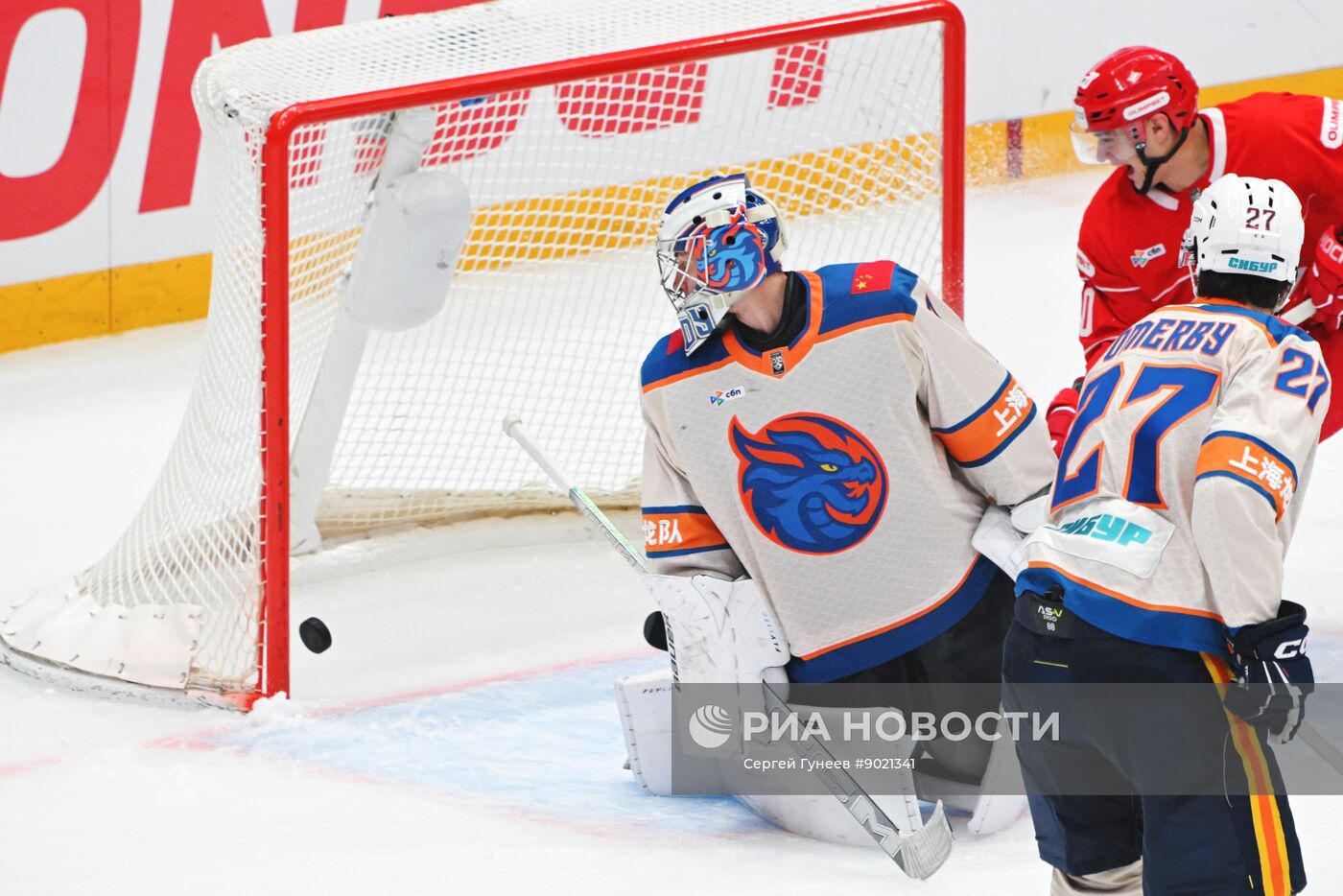 Хоккей. КХЛ. "Спартак" (Москва) - "Драконы" (Шанхай)