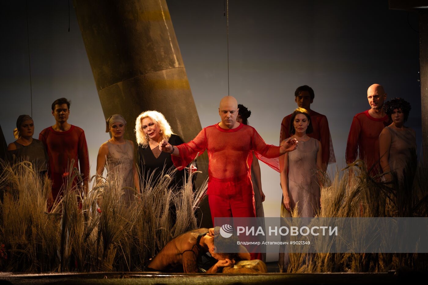 Спектакль "Посланница" в Театре Российской Армии