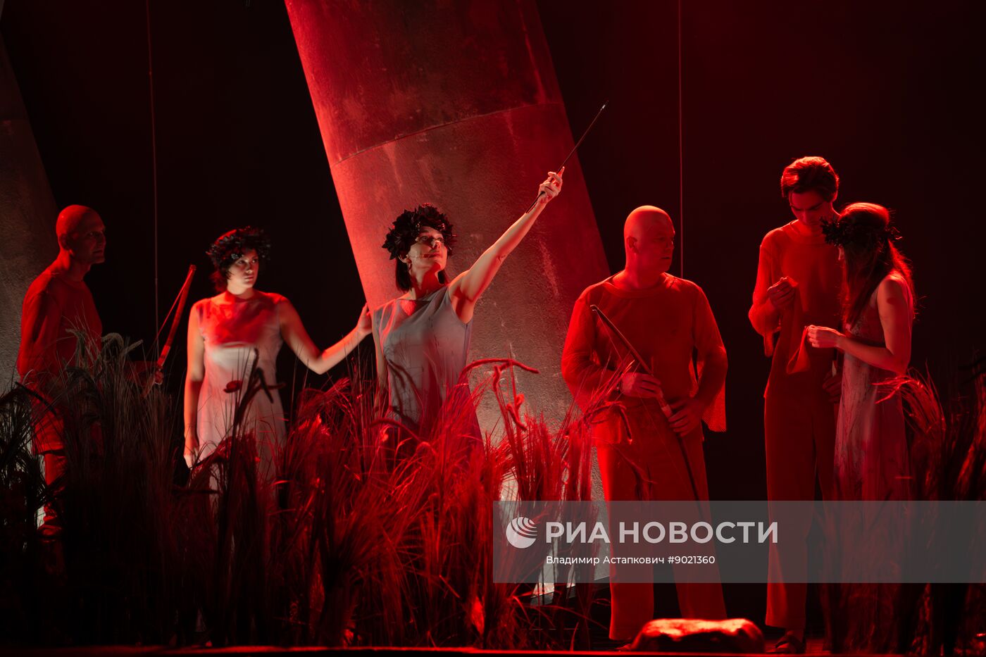 Спектакль "Посланница" в Театре Российской Армии