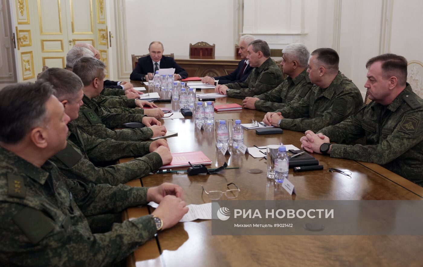 Рабочая поездка президента Владимира Путина в Санкт-Петербург