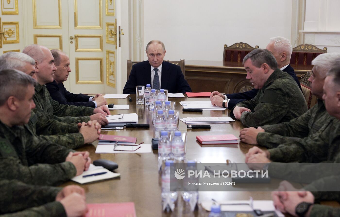 Рабочая поездка президента Владимира Путина в Санкт-Петербург