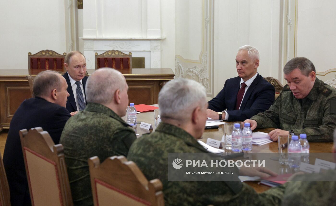 Рабочая поездка президента Владимира Путина в Санкт-Петербург