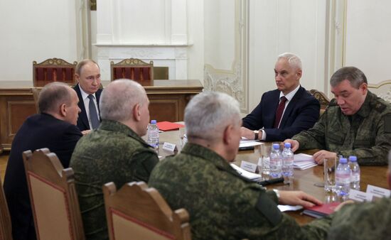 Рабочая поездка президента Владимира Путина в Санкт-Петербург