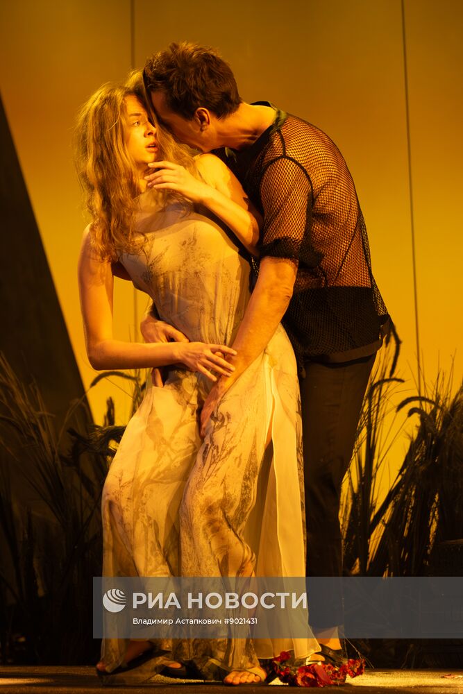 Спектакль "Посланница" в Театре Российской Армии