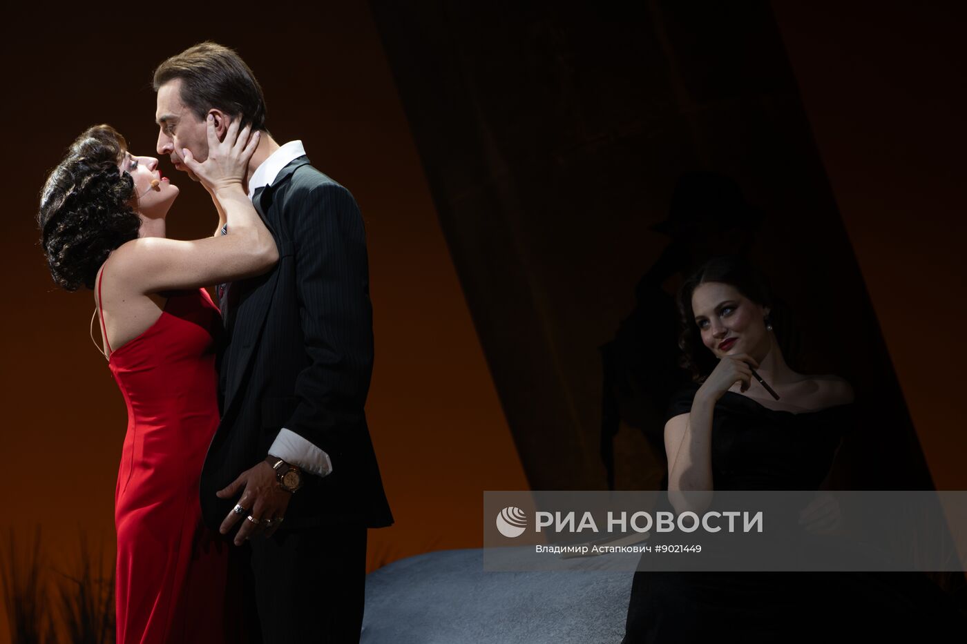 Спектакль "Посланница" в Театре Российской Армии