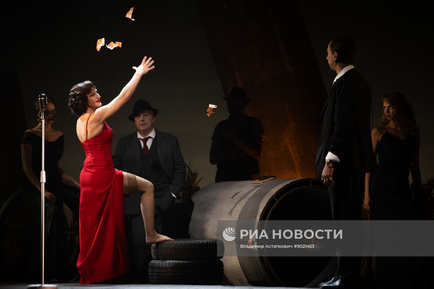 Спектакль "Посланница" в Театре Российской Армии