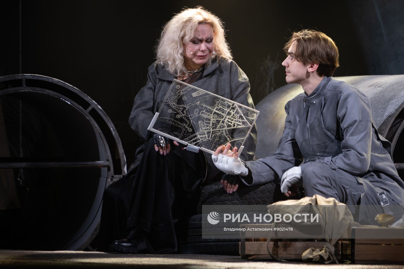 Спектакль "Посланница" в Театре Российской Армии