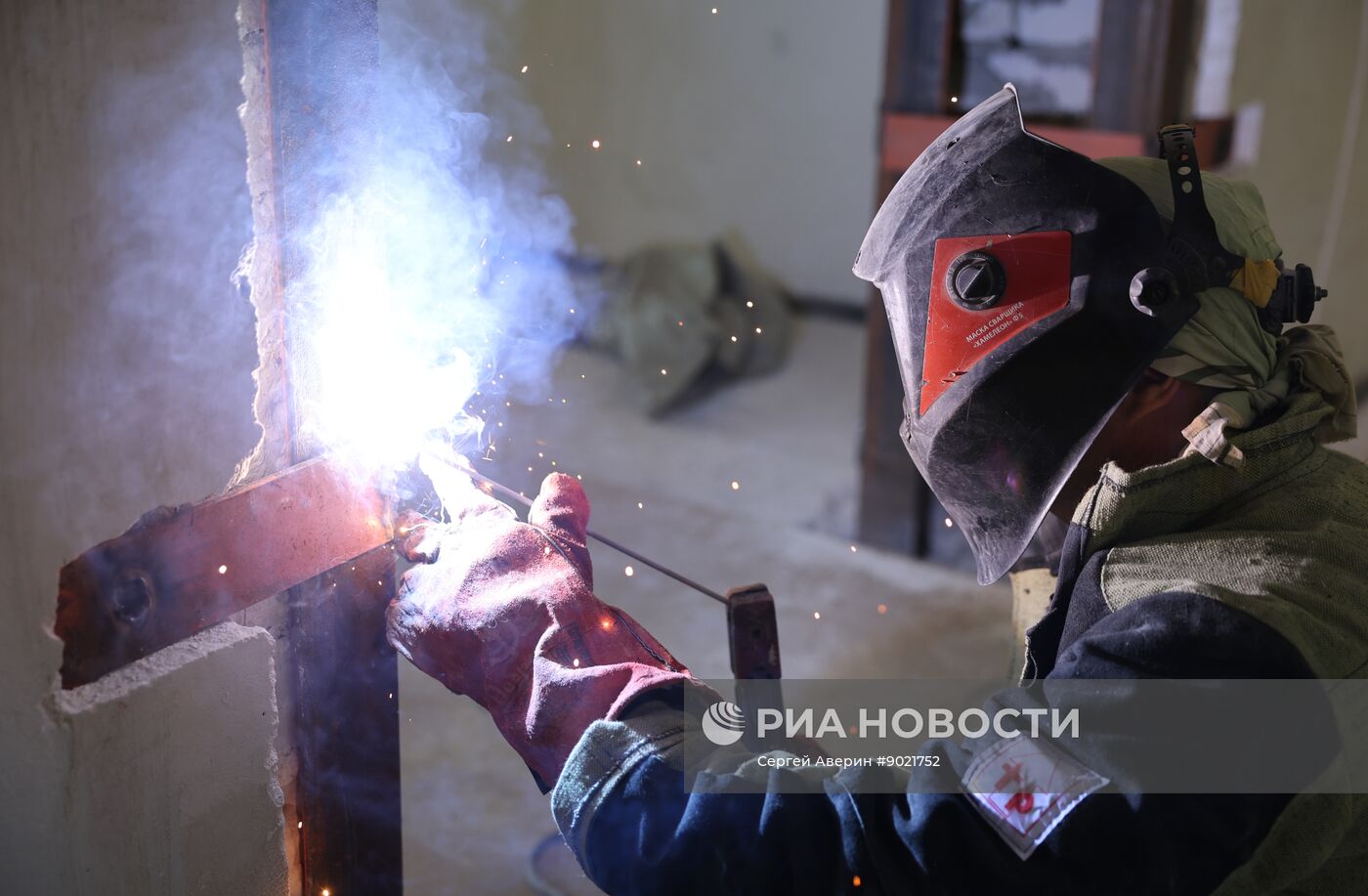 Ремонт школы в Донецке