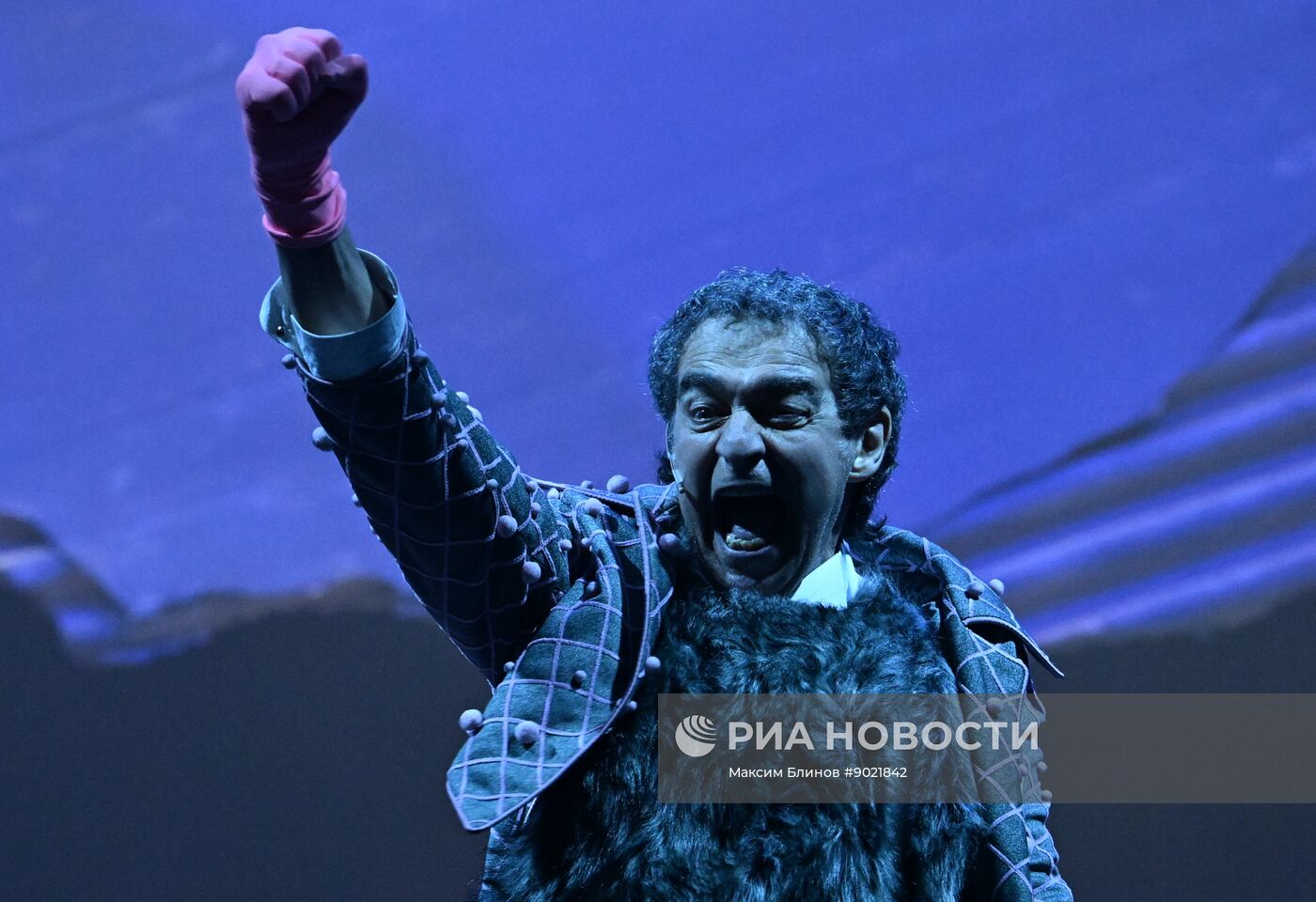 Спектакль "Три поросёнка. Ой" в Театре на Таганке