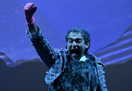 Спектакль "Три поросёнка. Ой" в Театре на Таганке 