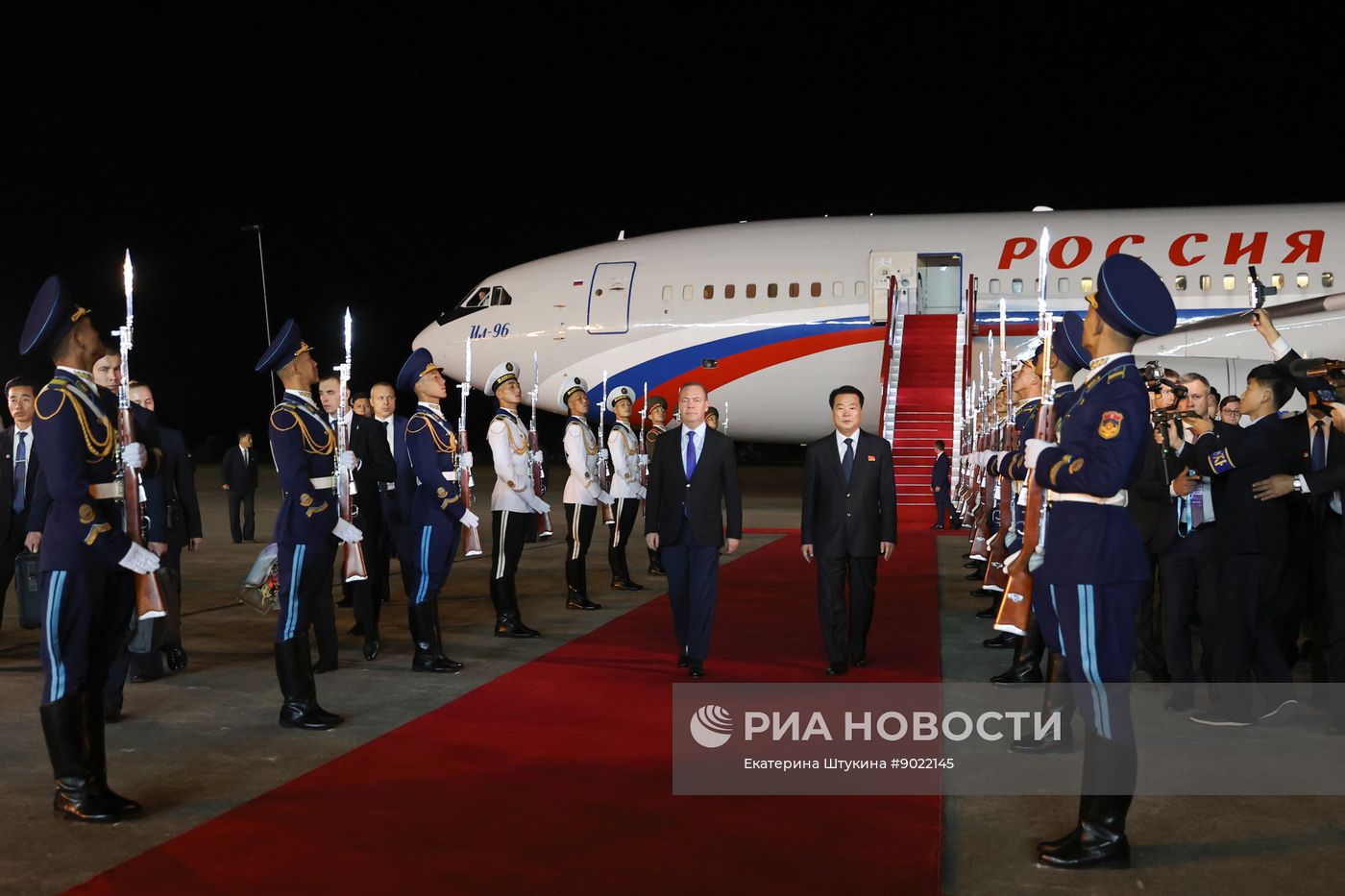 Визит зампреда Совбеза РФ Д. Медведева в КНДР