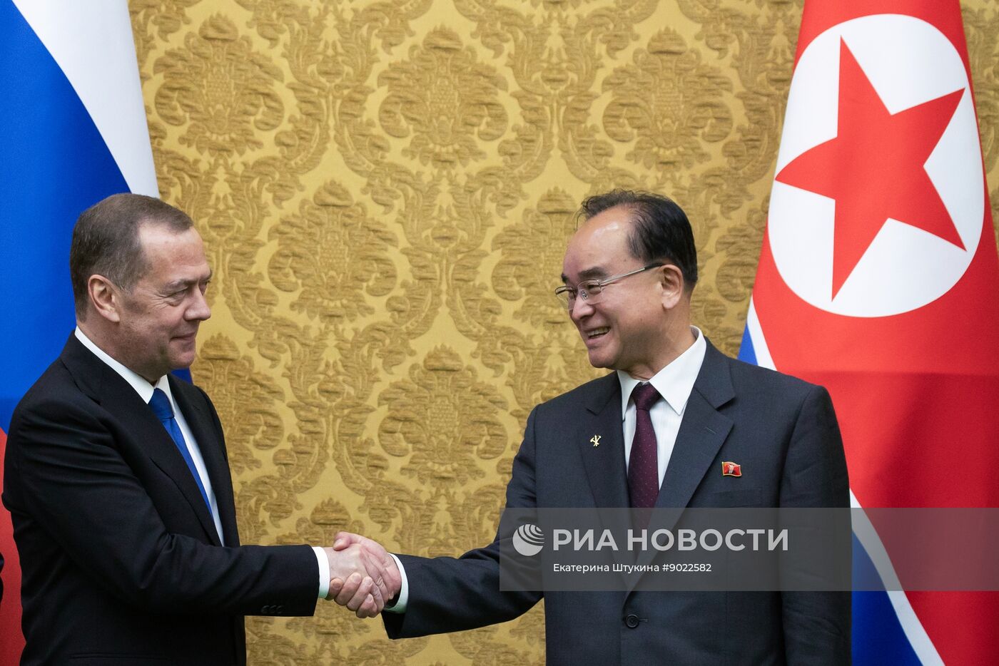 Визит зампреда Совбеза РФ Д. Медведева в КНДР